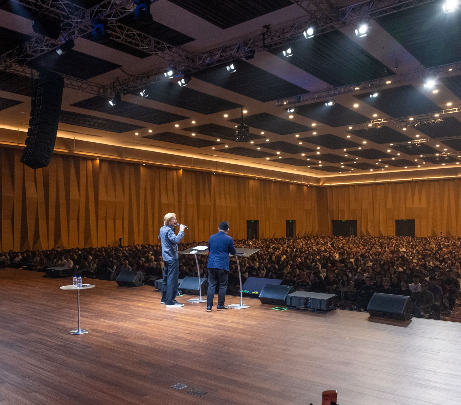 KAMI PERCAYA PADA GEREJA UNIVERSAL YANG KUDUS,
